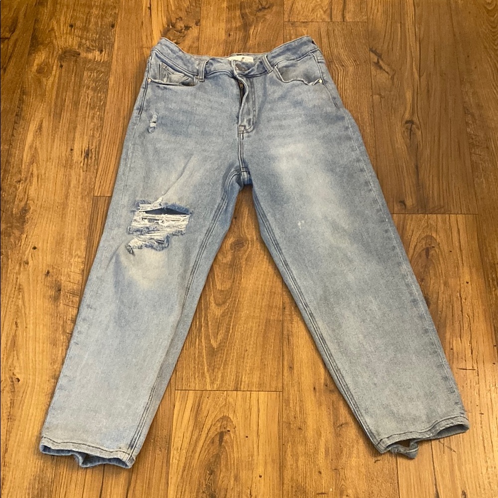 Risen Women’s Light Blue Distressed ankle Jeans